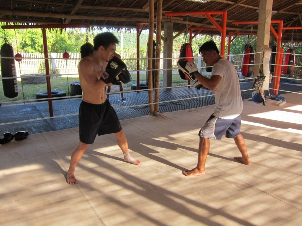 Learning to box - Boracay